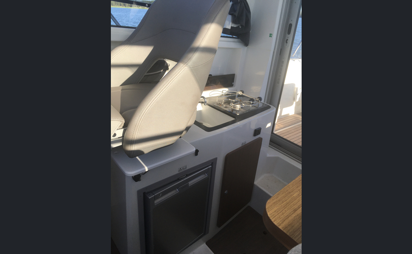 Beneteau Antares 8-kuva-5